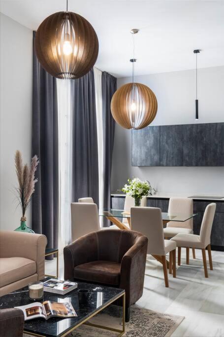 San Buenaventura Apartment 13 Sevilla Bagian luar foto